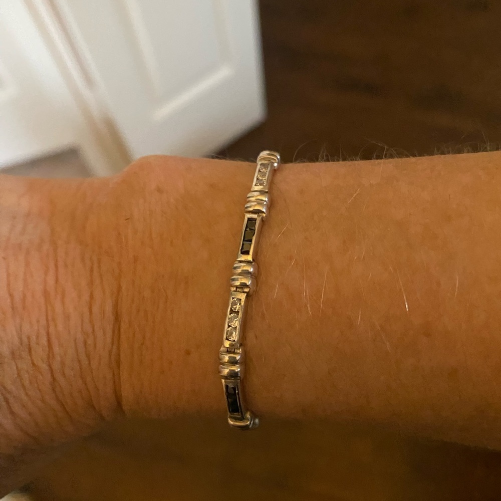 CZ Black and clear tennis bracelet EUC